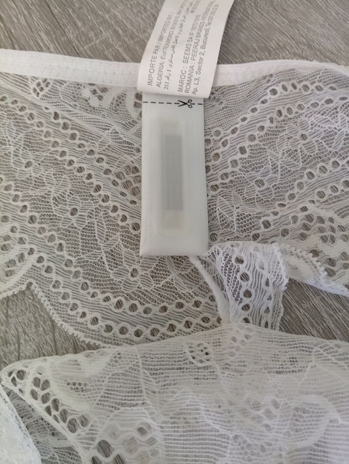 Jolie culotte string dentelle - photo numéro 6