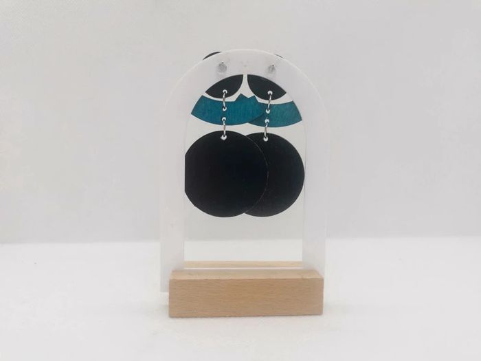 Boucles d'oreille géométriques couleur bleu et motif léopard - photo numéro 3