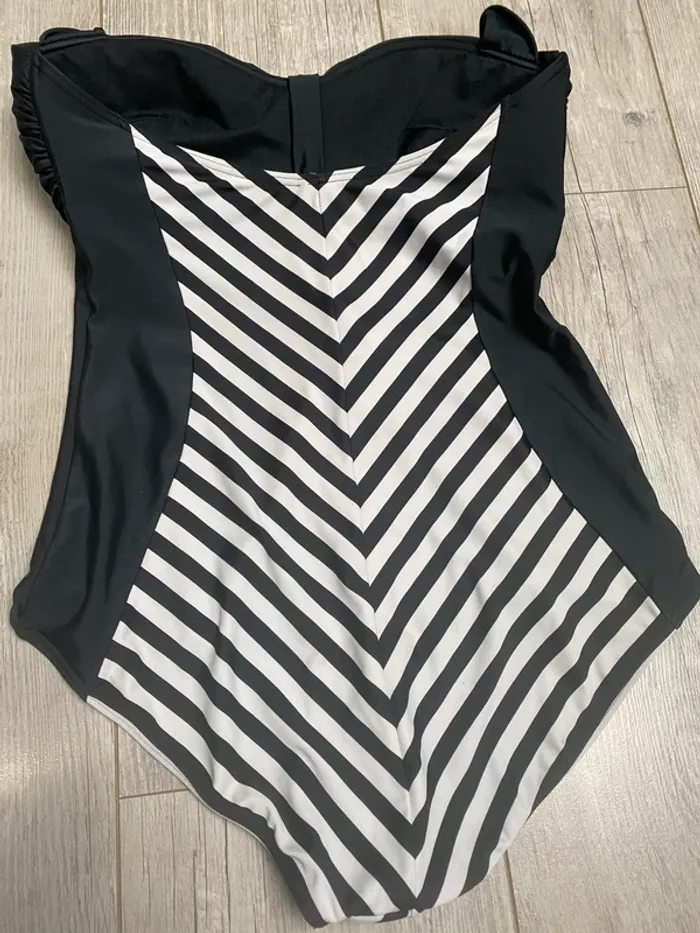 Maillot de bain 42 - photo numéro 4