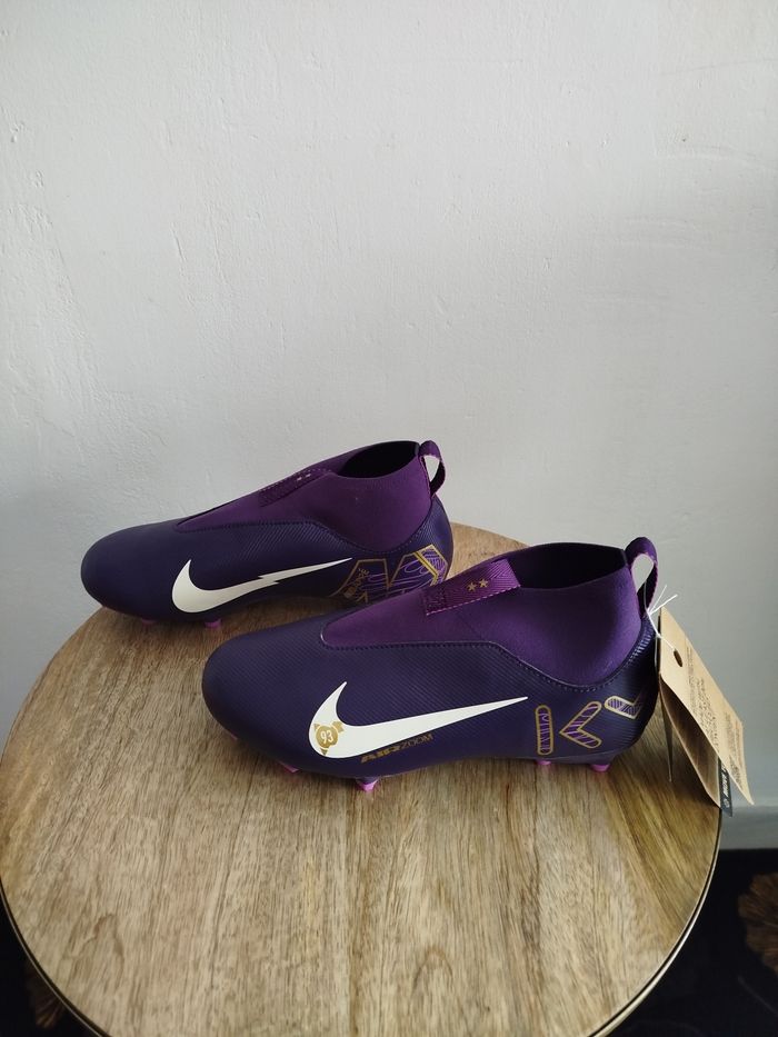 Crampons Nike T 37,5 - photo numéro 3