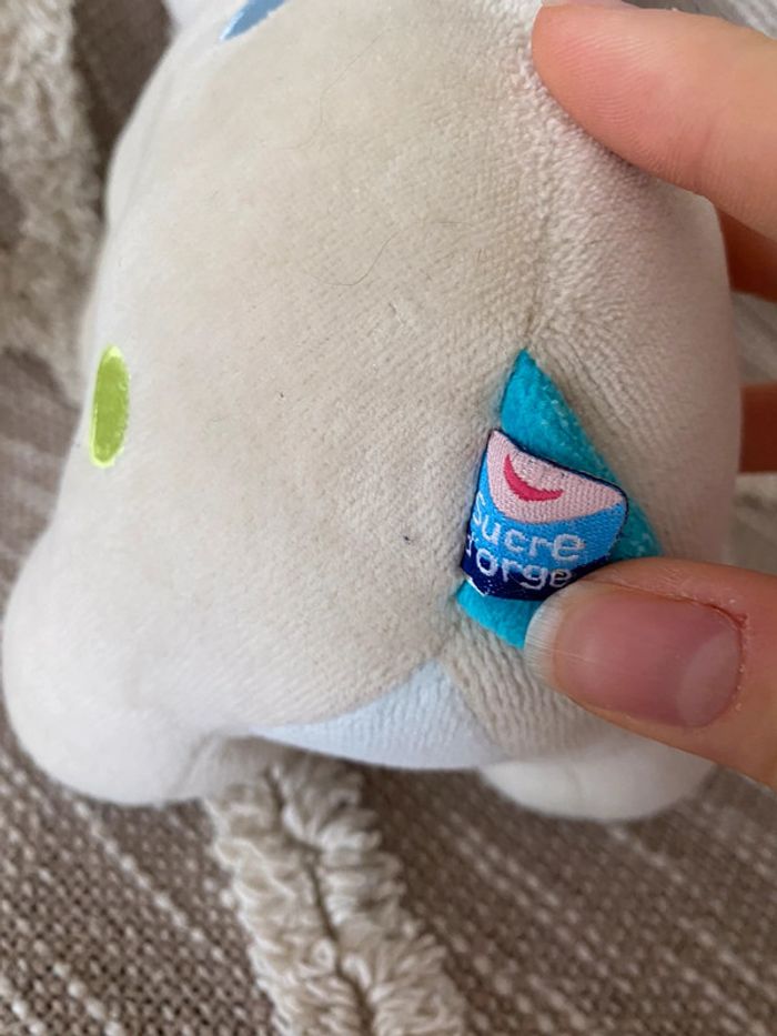 Peluche doudou 25cm sucre d’orge rhinocéros beige et bleu à pois très bon état - photo numéro 4