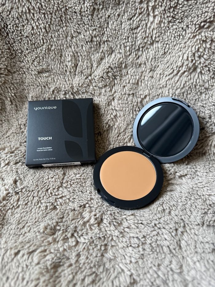 Fond de teint crème 4N Younique