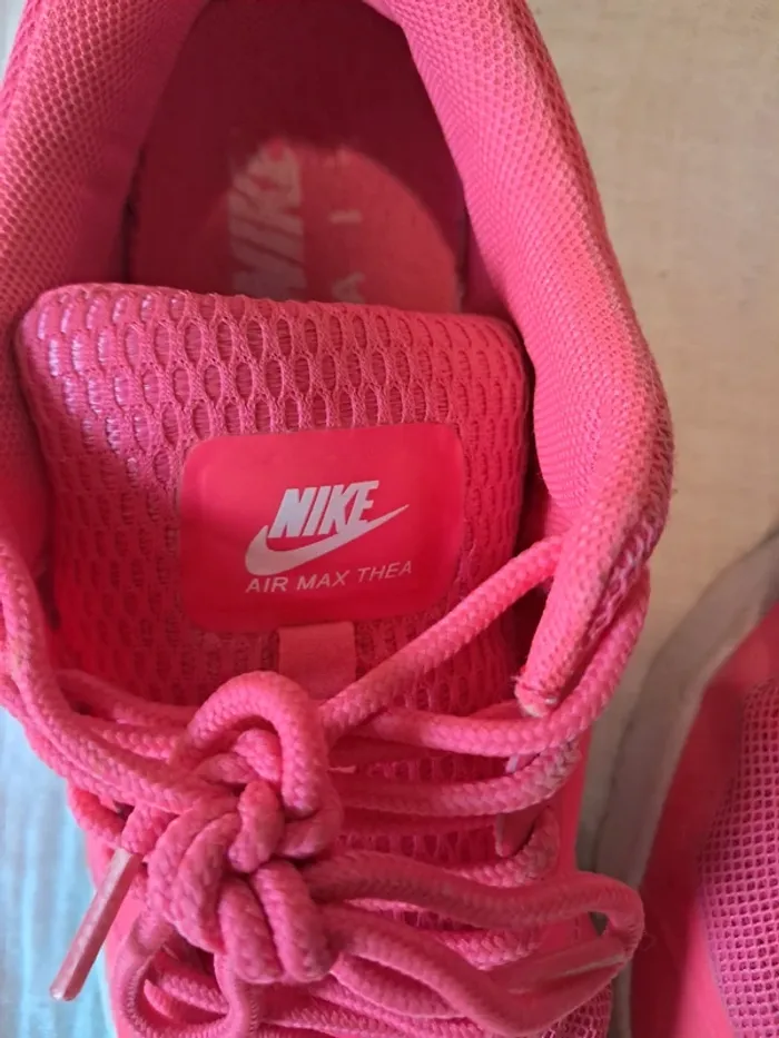 Nike air max thea rose fluo avec logo pailleté argenté P37 bon etat - photo numéro 2