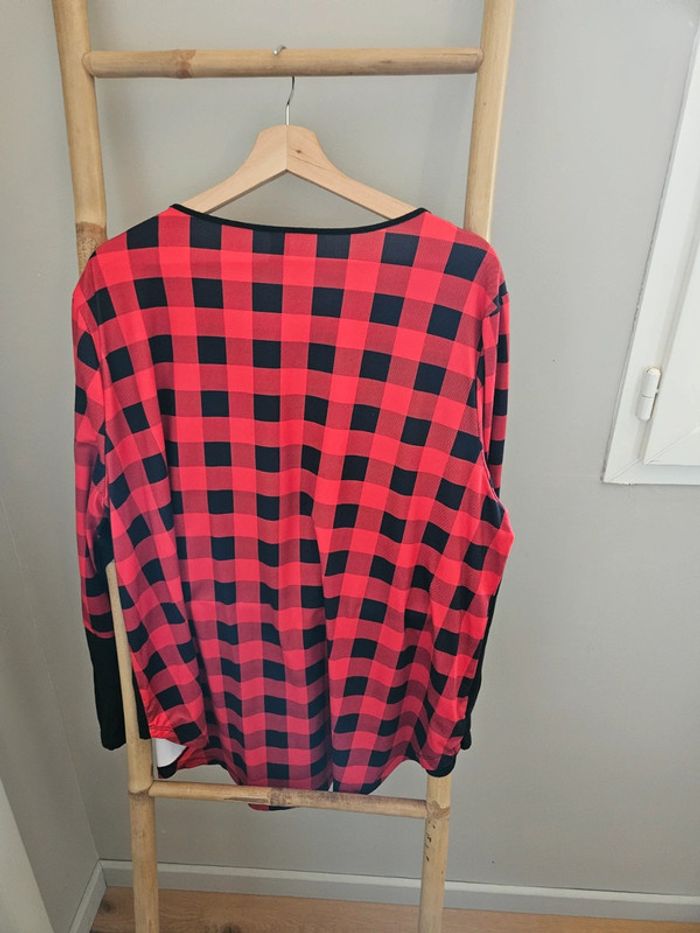 T-shirt carreaux rouge noir Shein T 48 - photo numéro 4