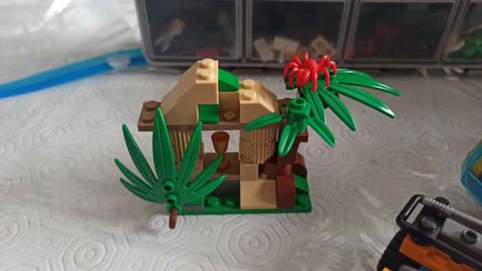 Lego City 60158 L'hélicoptère cargo de la jungle - photo numéro 5