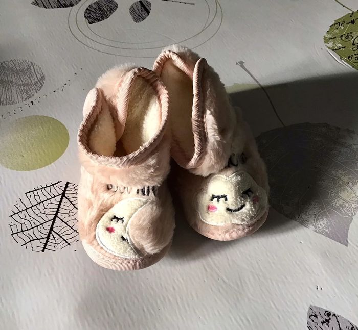 Chaussons fille molletonné à scratch taille 24