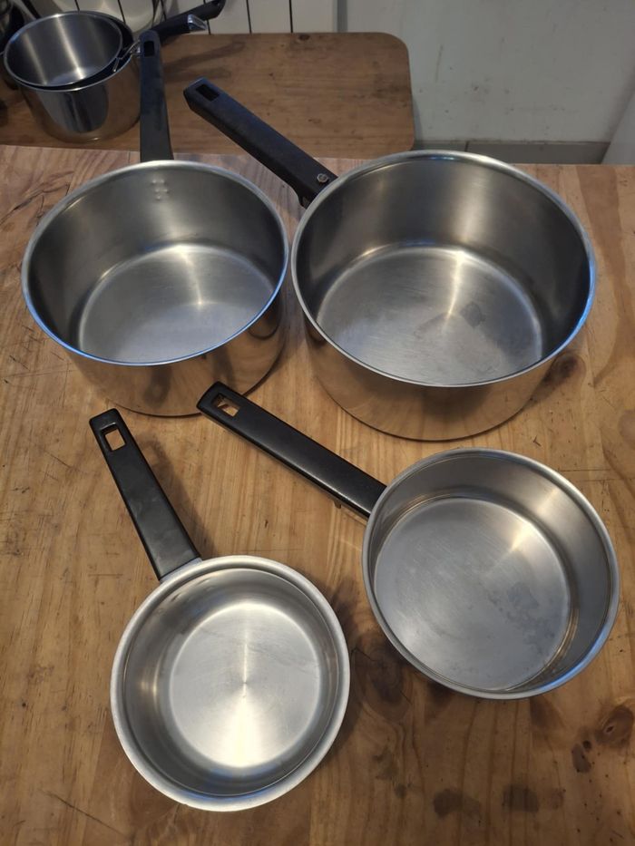 4 casseroles en inox en très bon état Sitram et autre