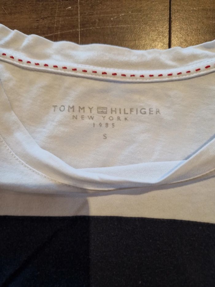 Tommy hilfigher taille S T-shirt - photo numéro 5