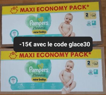 Deux cartons de couches Pampers taille 2 harmonie