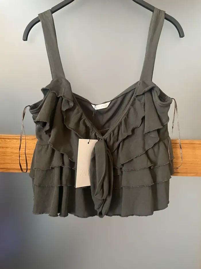 Haut a volant kaki Zara taille xl