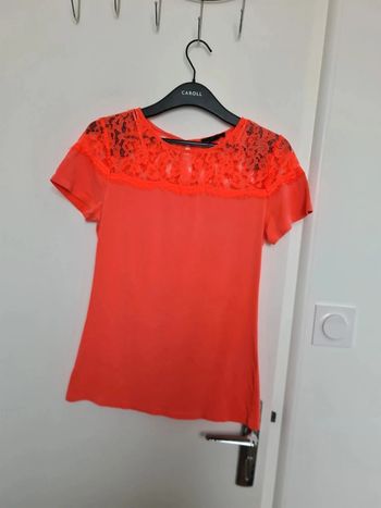 T-shirt H&M orange corail avec dentelle – Taille S