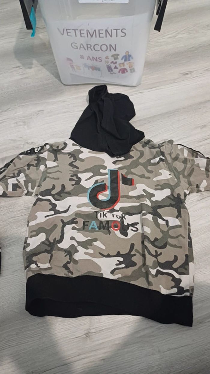 Pull capuche