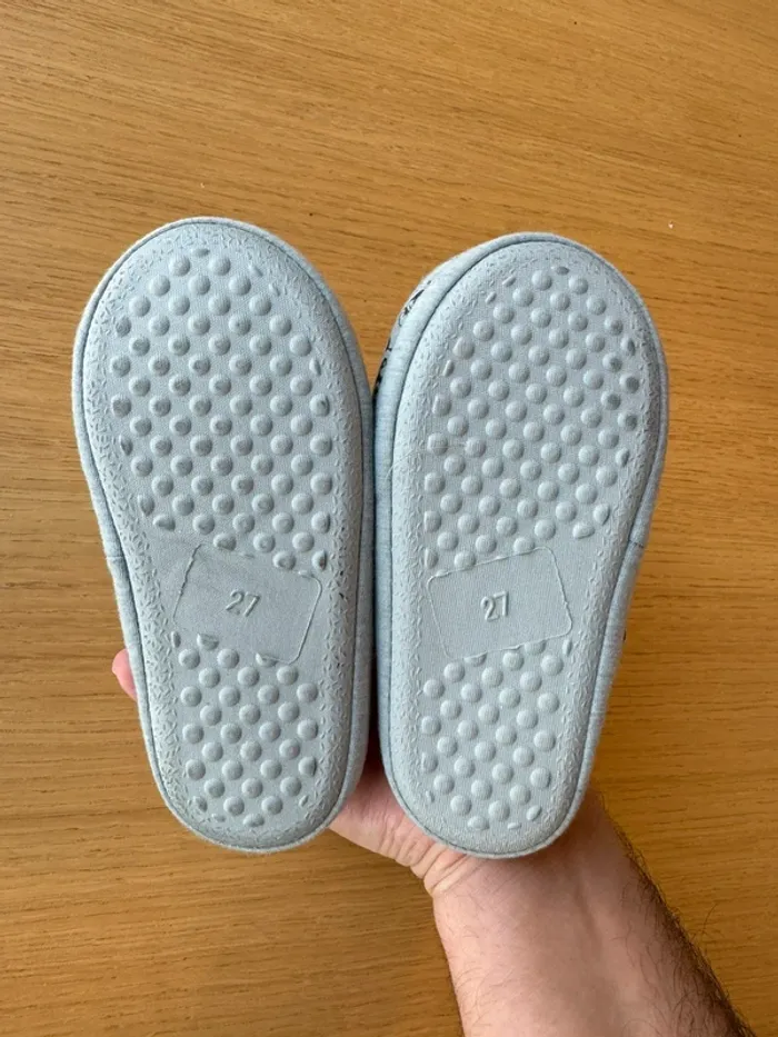 Chaussons Disney 100 Mickey et ses amis gris taille 27 neuf - photo numéro 6