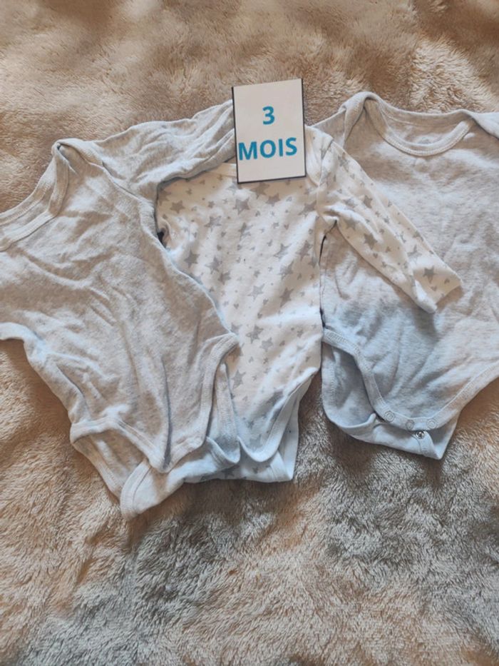 3 bodies - photo numéro 3