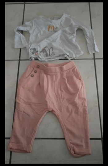 Ensemble pantalon et tee shirt