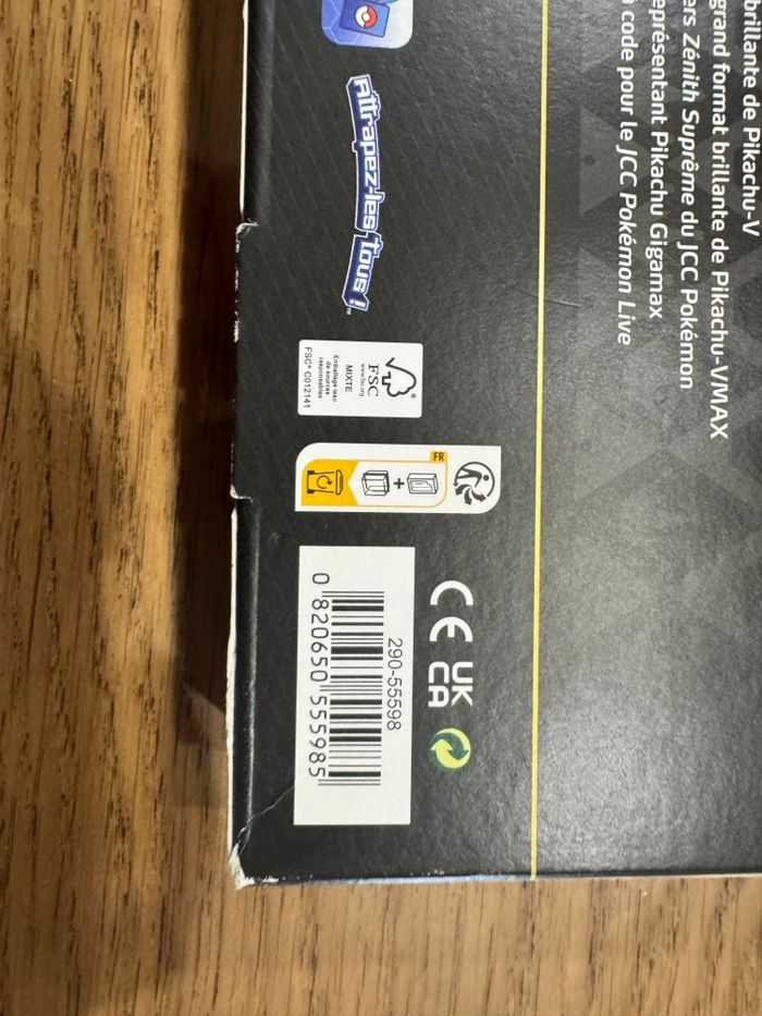 Coffret Pikachu V-max Zénith suprême avec pins EB12.5 - photo numéro 7