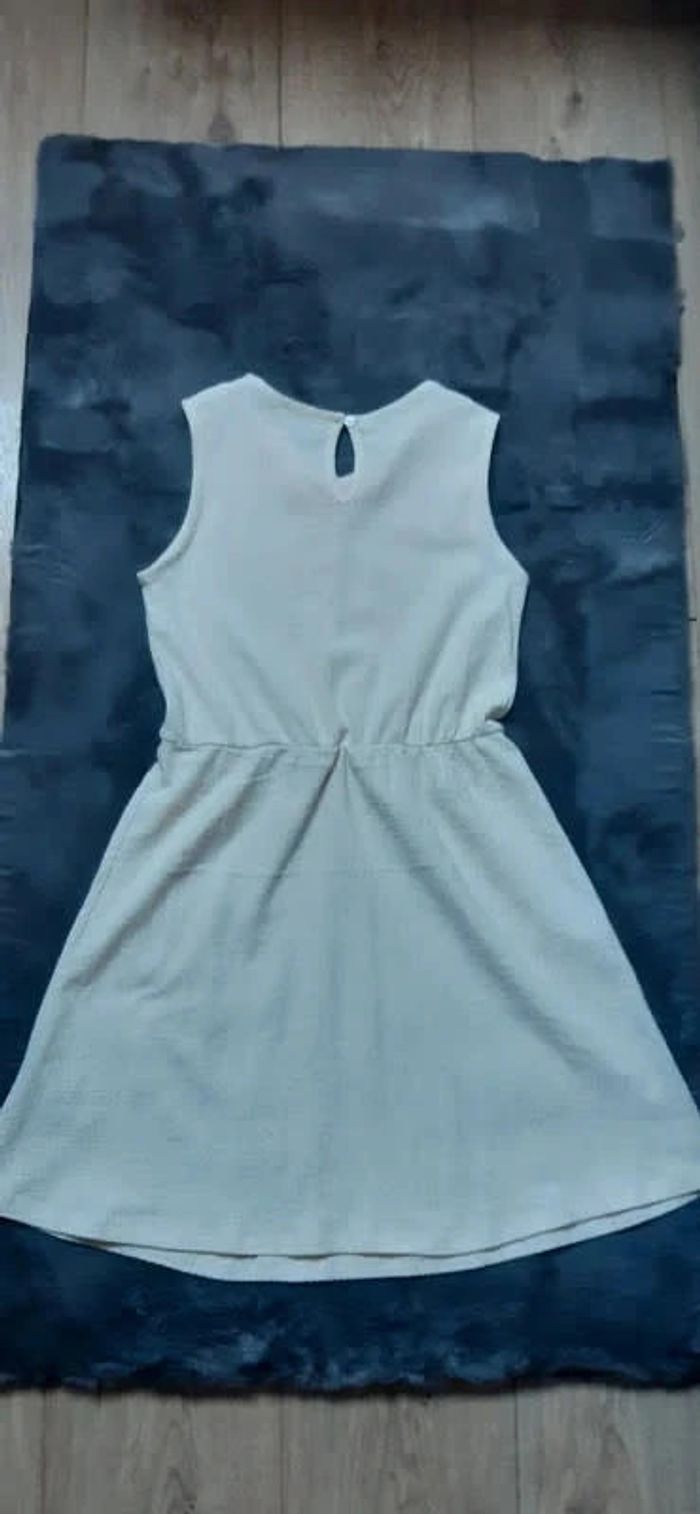 Robe gémo crème/dorée 10 ans état neuve - photo numéro 4