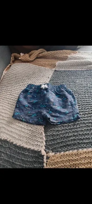 Short de bain taille 6 mois