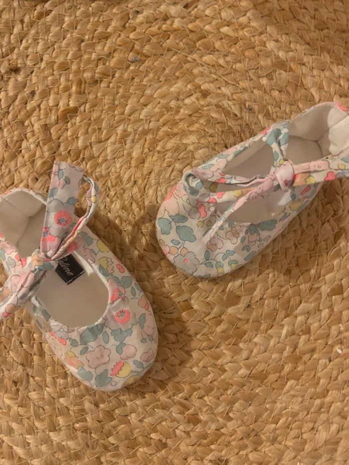 Fille 👧🏻 Chaussons bebe liberty taille 18/19 - kialine - photo numéro 3