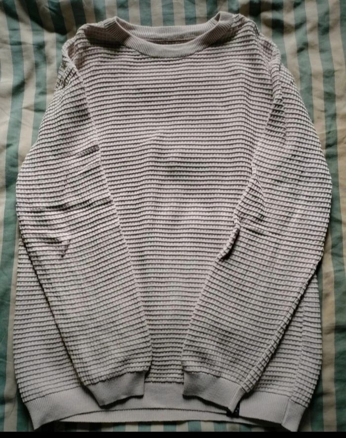 Pull "pull & Bears " état neuf (M)