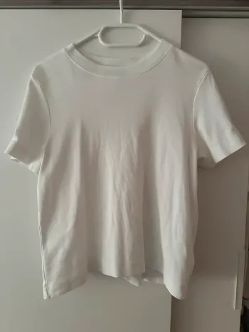 Weißes Shirt