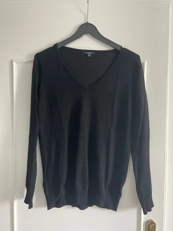 Pull noir