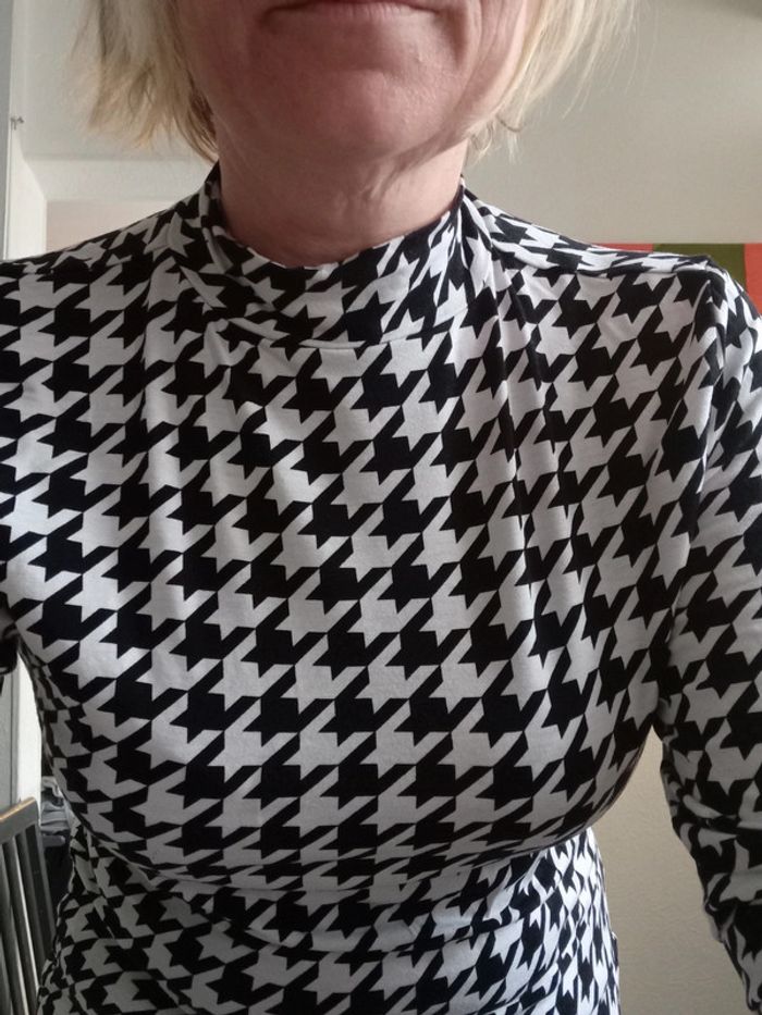 Très joli petit pull noir et blanc 38 - photo numéro 2