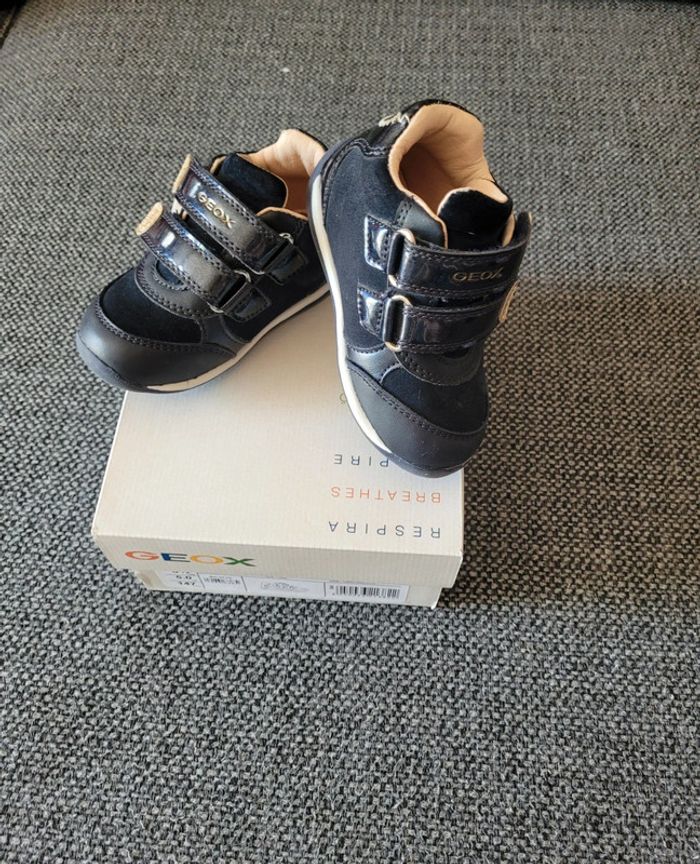 Baskets fille Geox taille 22