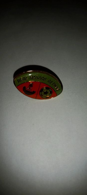 Pin's réal hasard retinne