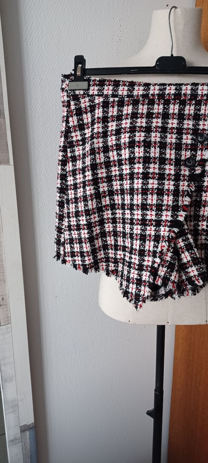 Très joli short femme T 44 - photo numéro 2