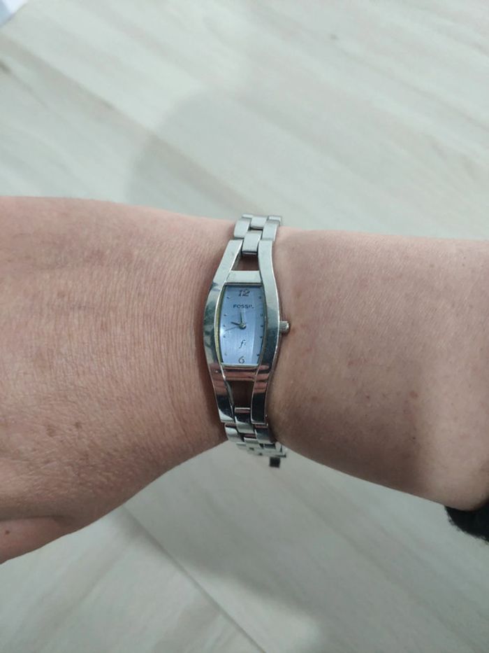 Montre fine femme Fossil f2 argent - photo numéro 2