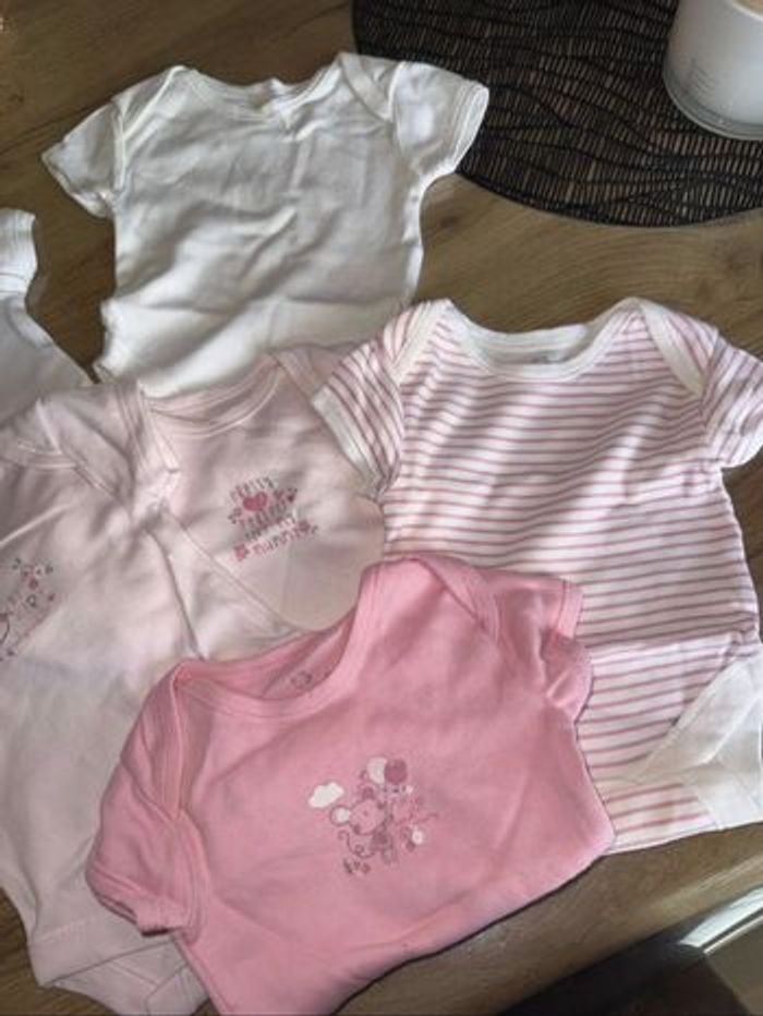 Lot de 6 bodies 1 mois - photo numéro 2