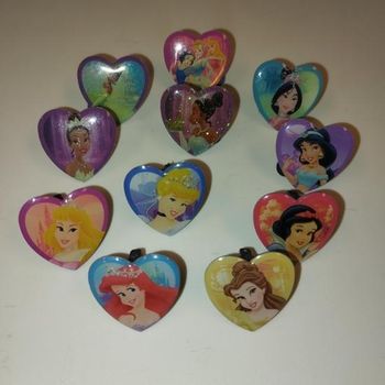 DISNEY PRINCESS - Lot 11 Pin's Disney Edition Carrefour 2010 - Lot n°22 (OCCASION)