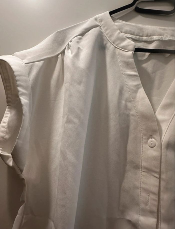 Blouse blanche femme jamais portée - photo numéro 3