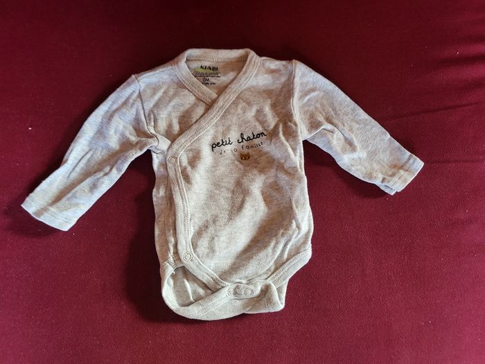 Lot 3 pyjamas et 3 bodies taille naissance - photo numéro 2