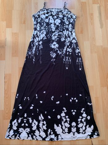 Superbe robe longue noir et blanche taille L