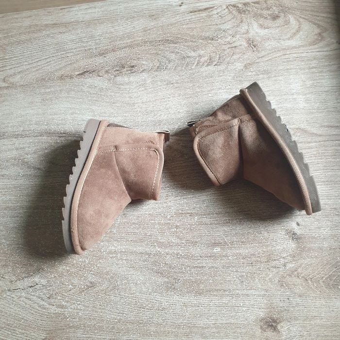 ⭐ Bottines en suédine fourrées - camel

#emyfleury_pointure26fille - photo numéro 2