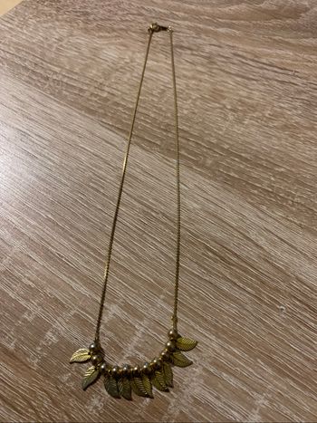 Collier feuilles