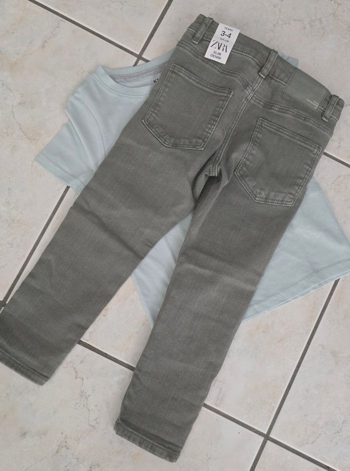 Neufs (non portés) 🏷🏷💙😍🤩🥰 ensemble tee shirt mc et jeans slim 4 ans garçon 😍🤩💙 - photo numéro 3