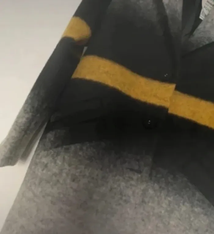 Superbe manteau de marque Mado et les autres  Taille 40 mais taille grand plus un 42 - photo numéro 2