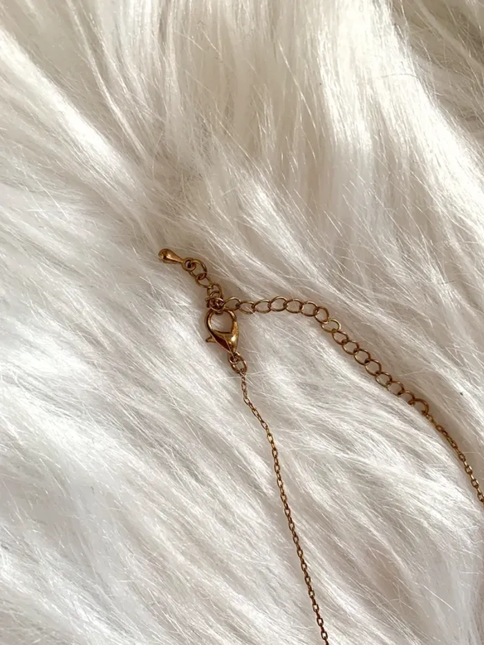 LOT Collier doré + 2 vernis - photo numéro 4