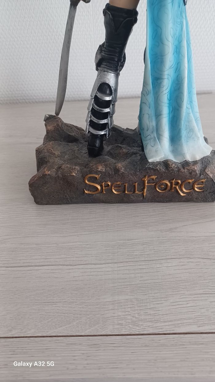 SPELLFORCE Statuette - photo numéro 6