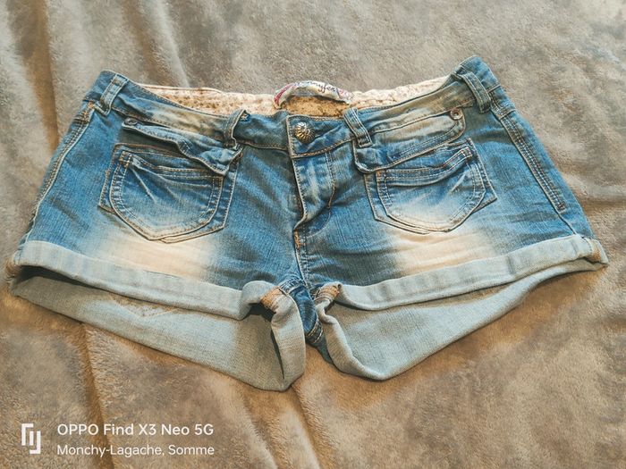 Short jean 40 Jennyfer 0€50 -50% dès 2 achetés