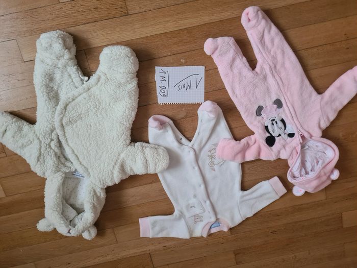 Lot de 3 vêtements bébé 0mois à 1 mois - photo numéro 7