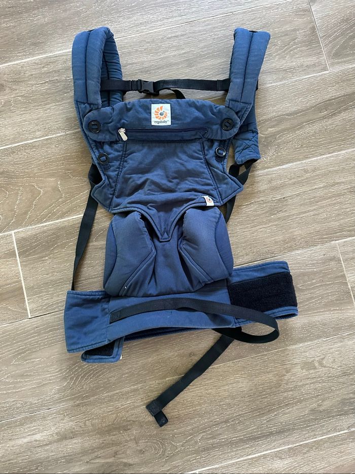 Porte bébé + réducteur Ergobaby - photo numéro 3