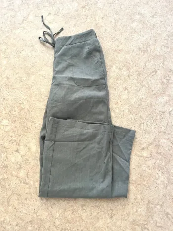 Très beau pantalon pour femme