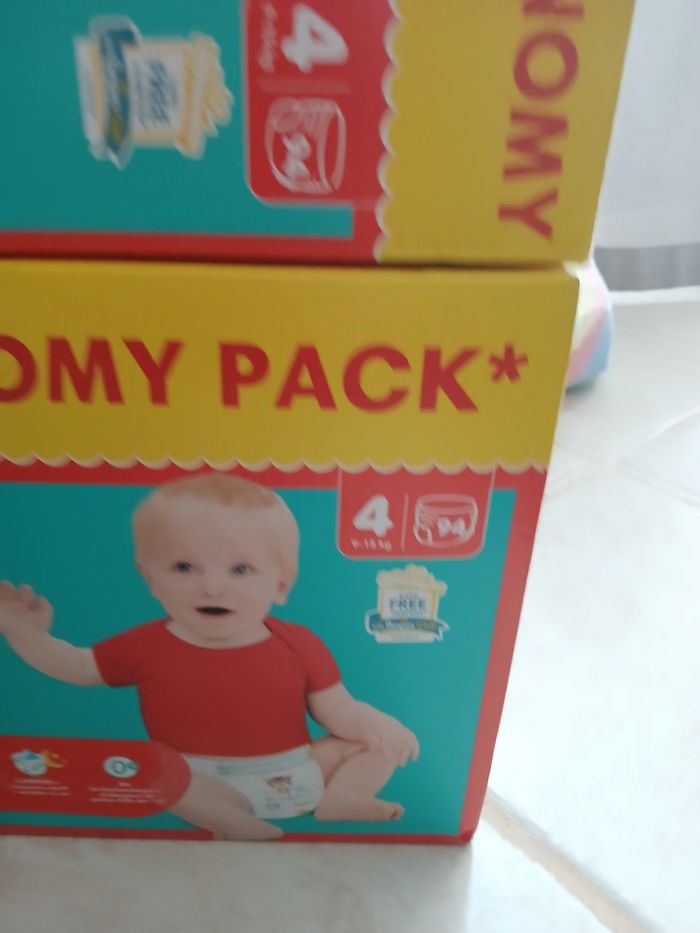 Lot 2 cartons pants pampers T4  (2×94 pants ) - photo numéro 2