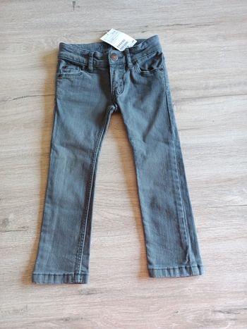 70. Jeans neuf stretch fit H&M 92 1,5-2ans 19,99€