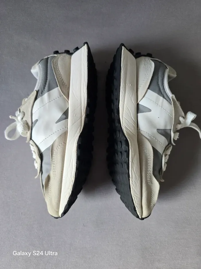 New Balance 327 – Pointure 37 – Tendance & Confort - photo numéro 2