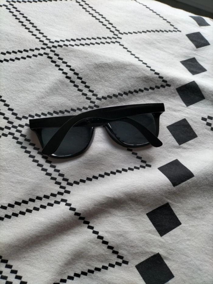Lunettes de soleil unisexe en plastique noire taille adulte - photo numéro 3
